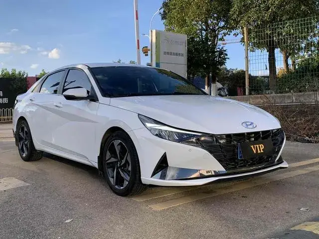 HYUNDAI ELANTRA 2022