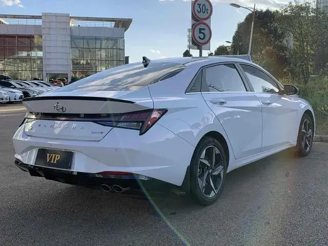HYUNDAI ELANTRA 2022