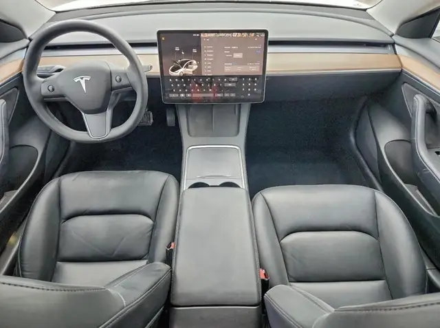TESLA MODEL 3 2022