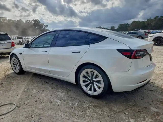 TESLA MODEL 3 2022