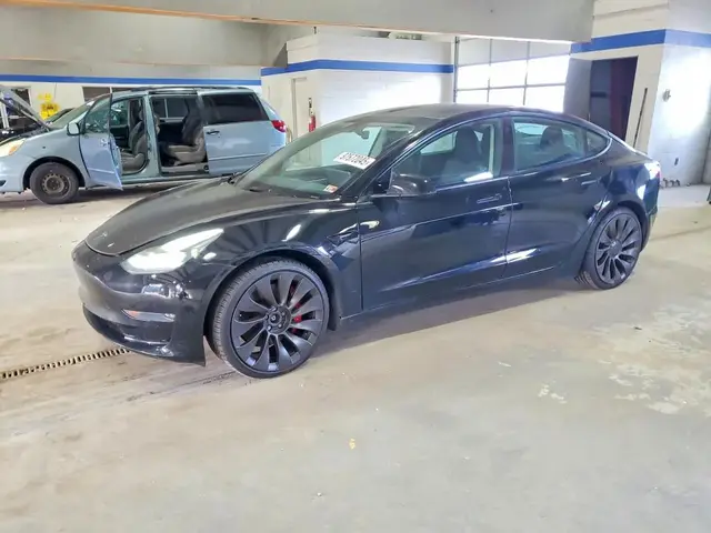 TESLA MODEL 3 PERFOMANCE 2023