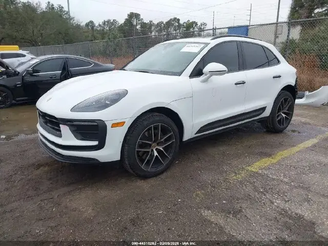 PORSCHE MACAN 2022