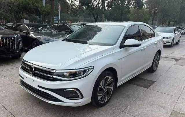 VOLKSWAGEN BORA 200TSI 2023