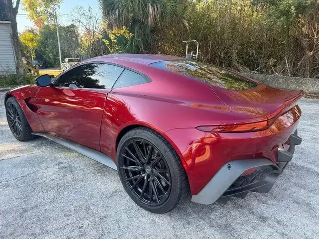 ASTON MARTIN VANTAGE 2020