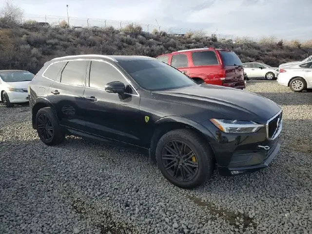 VOLVO XC60 T5 MOMENTUM 2021