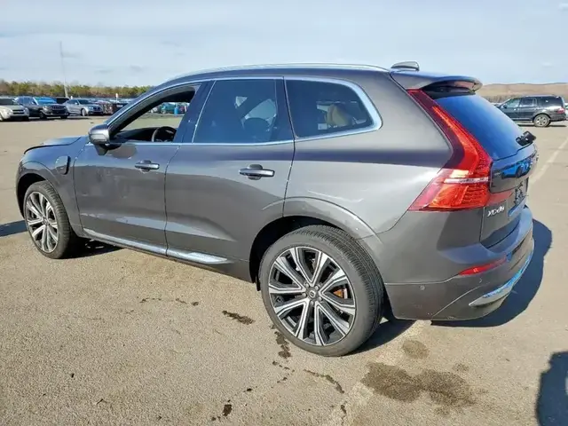 VOLVO XC60 2023
