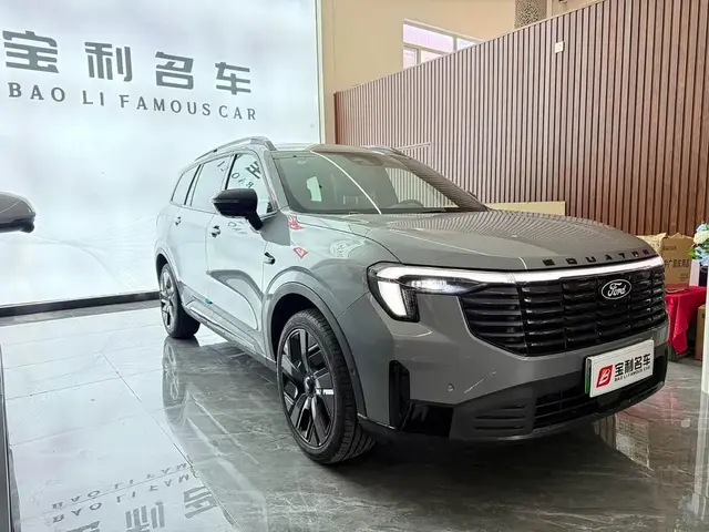 FORD EQUATOR PREMIUM PLUS 7-SEATER 2025