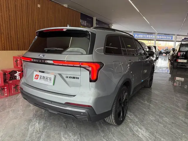 FORD EQUATOR PREMIUM PLUS 7-SEATER 2025