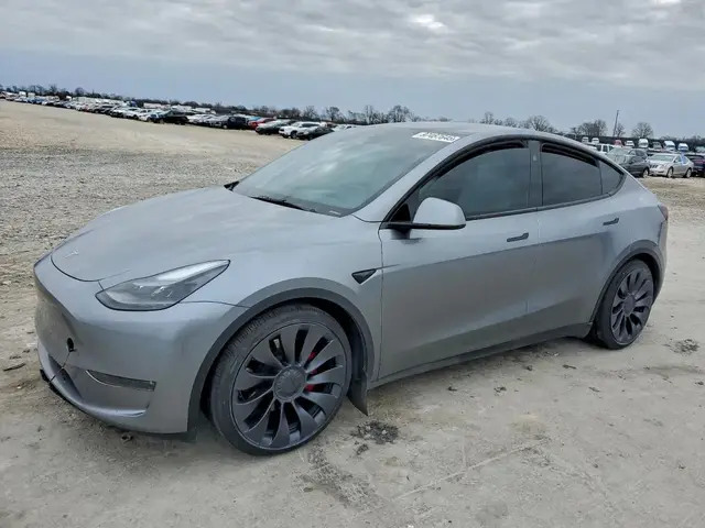 TESLA MODEL Y 2024