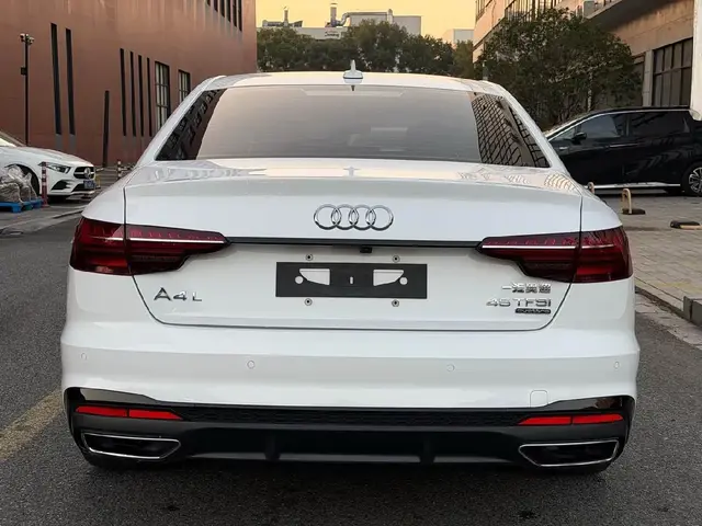 AUDI A4L 2022