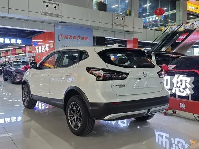 NISSAN QASHQAI 2025