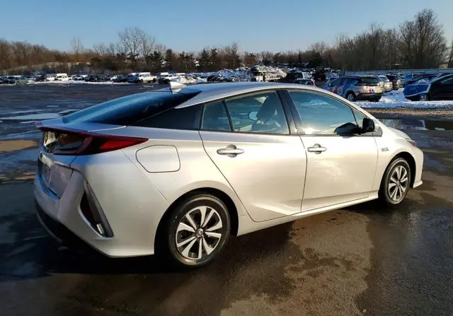 TOYOTA PRIUS 2018