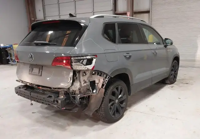 VOLKSWAGEN TAOS 2022