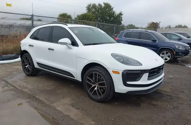 PORSCHE MACAN 2022