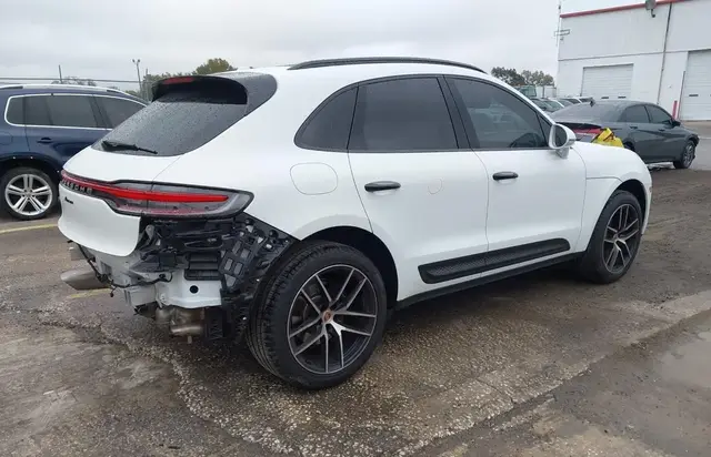 PORSCHE MACAN 2022