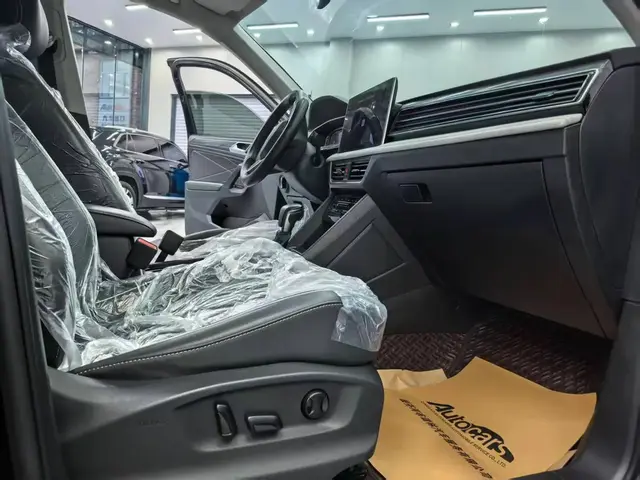 VOLKSWAGEN TIGUAN L R-LINE 2022