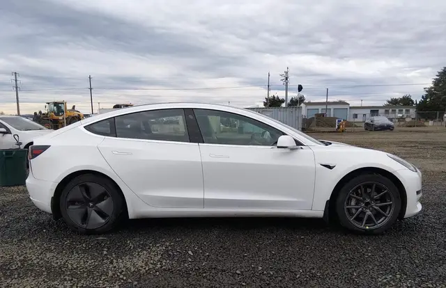 TESLA MODEL 3 LONG RANGE/MID 2018