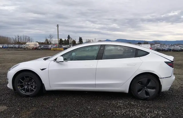 TESLA MODEL 3 LONG RANGE/MID 2018