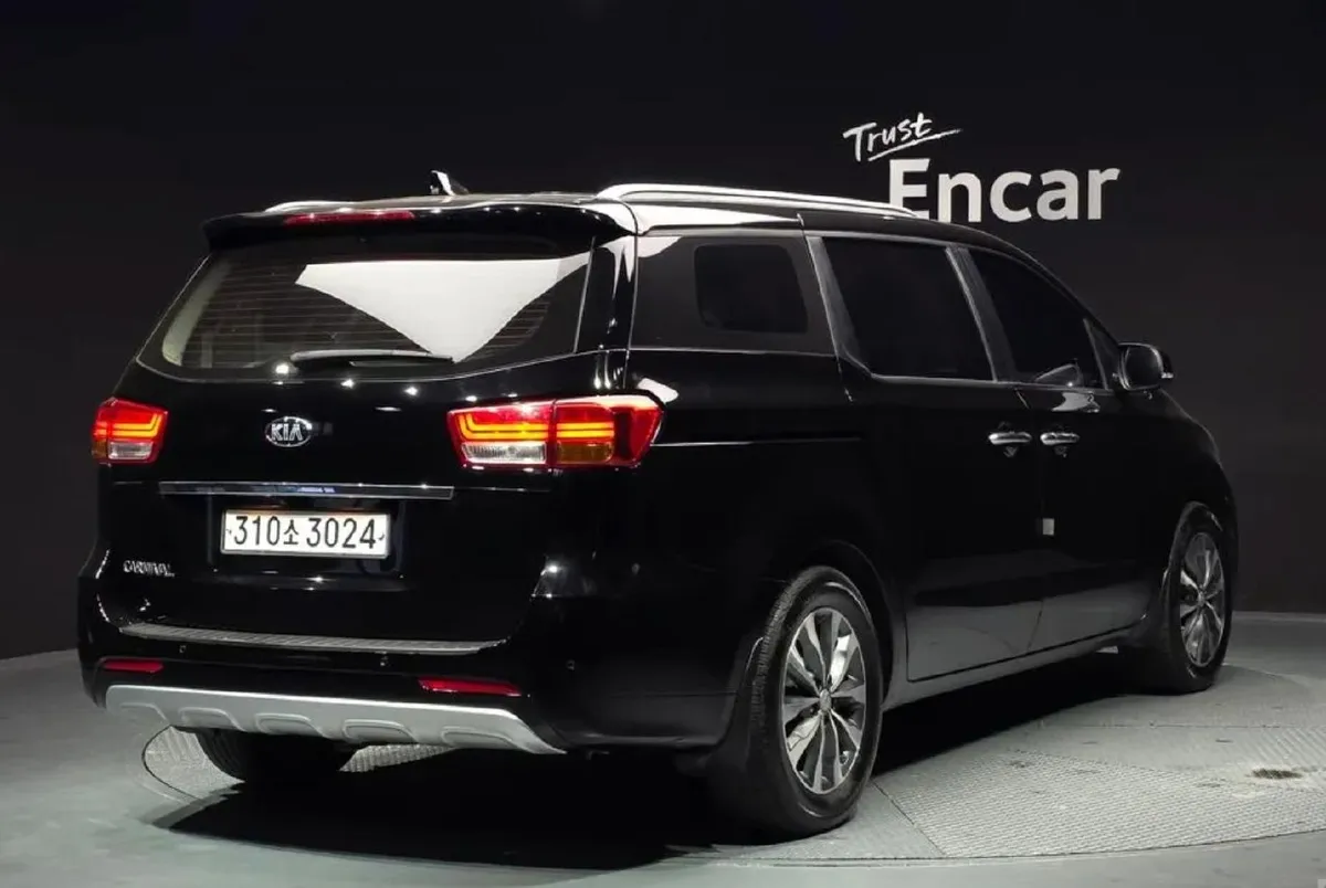 KIA CARNIVAL 2018