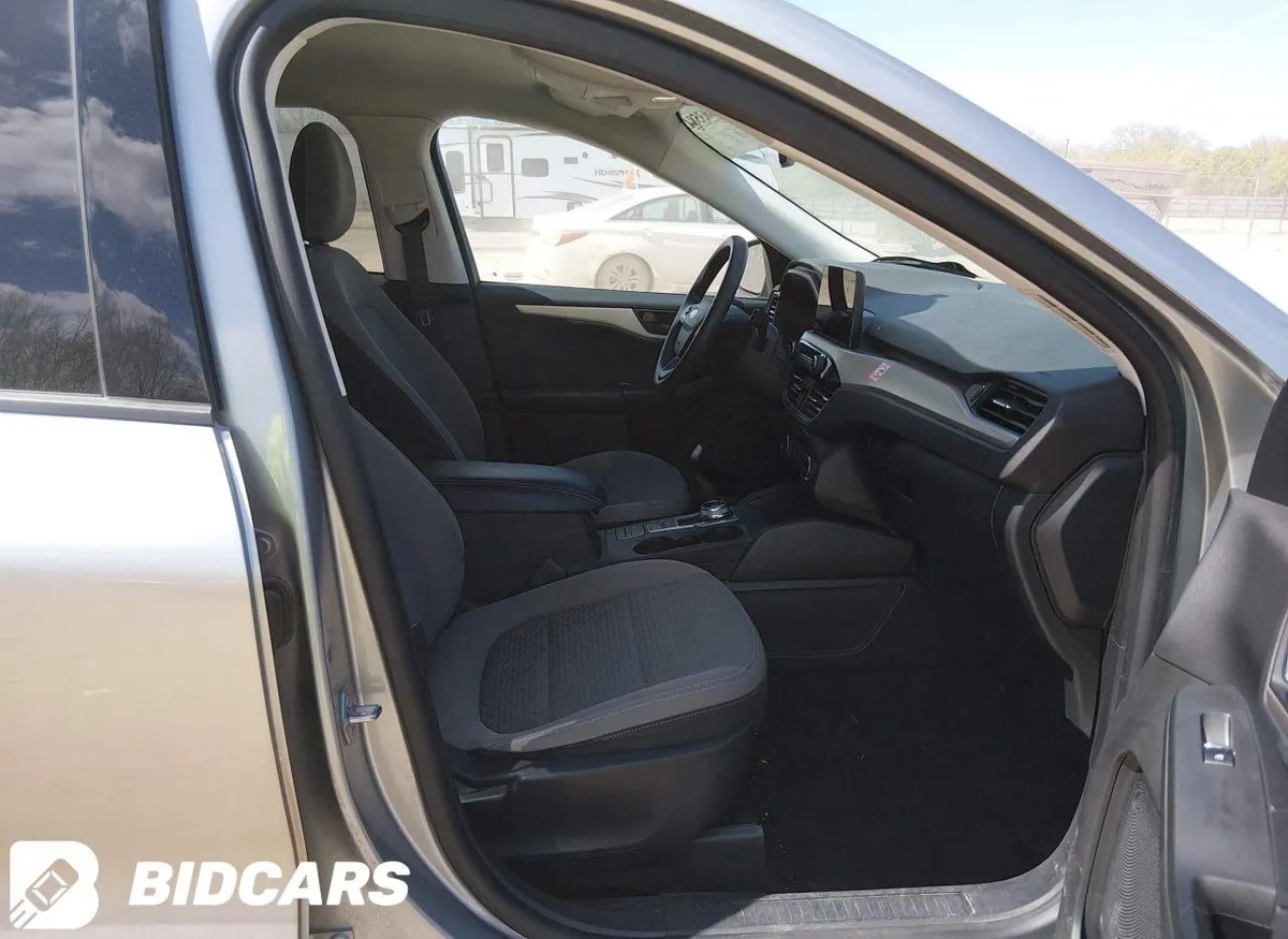 FORD ESCAPE SE 2022