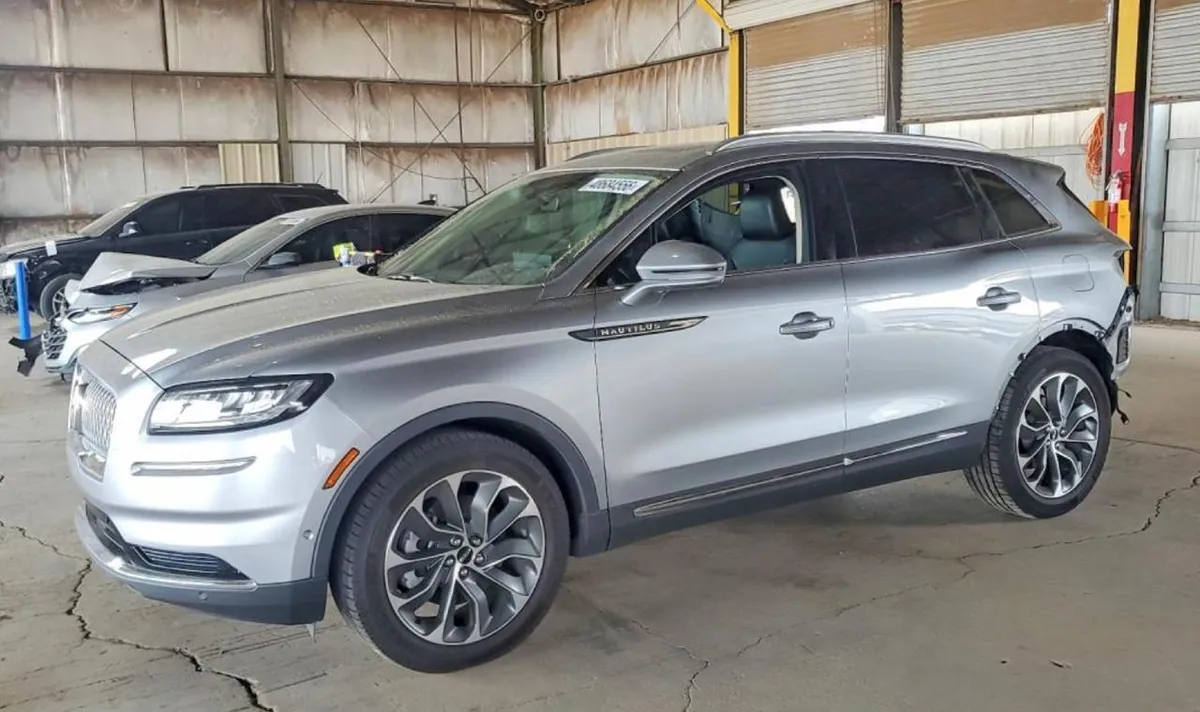 LINCOLN NAUTILUS 2023