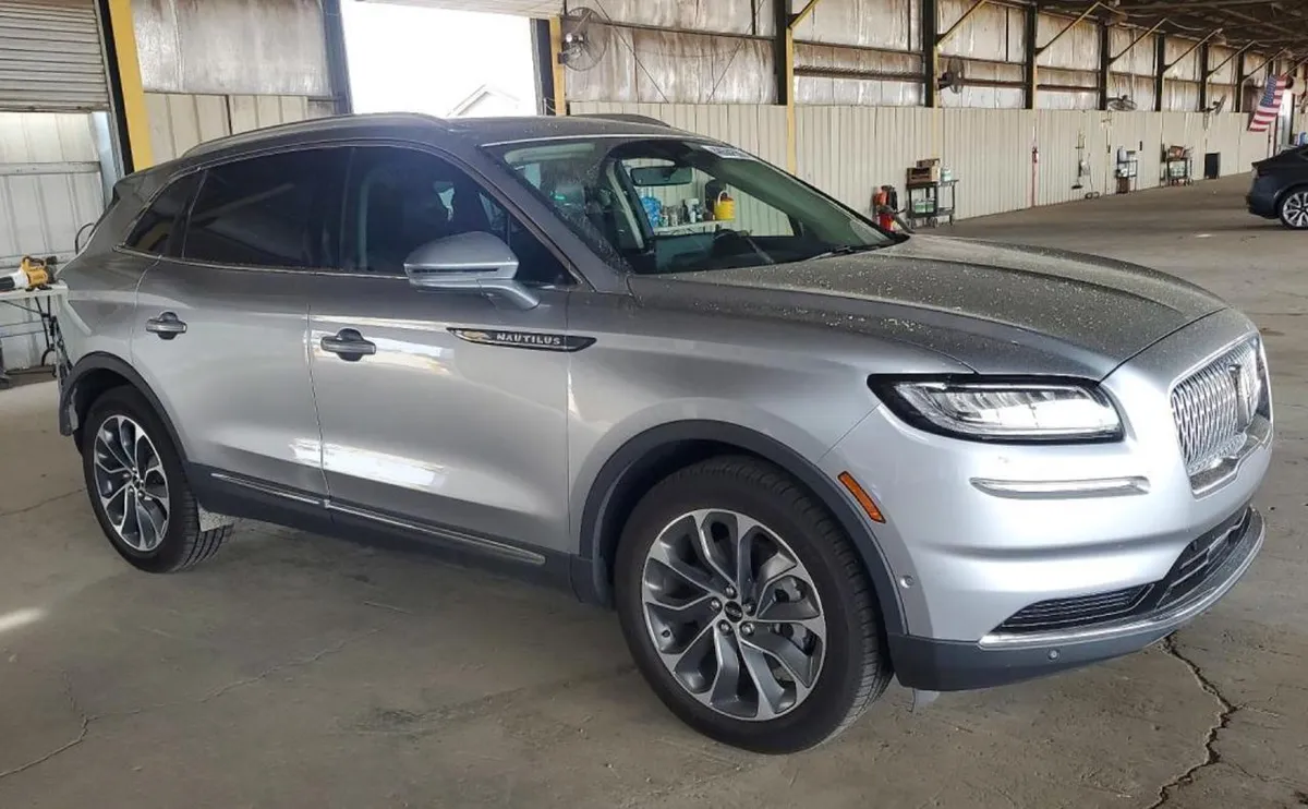 LINCOLN NAUTILUS 2023