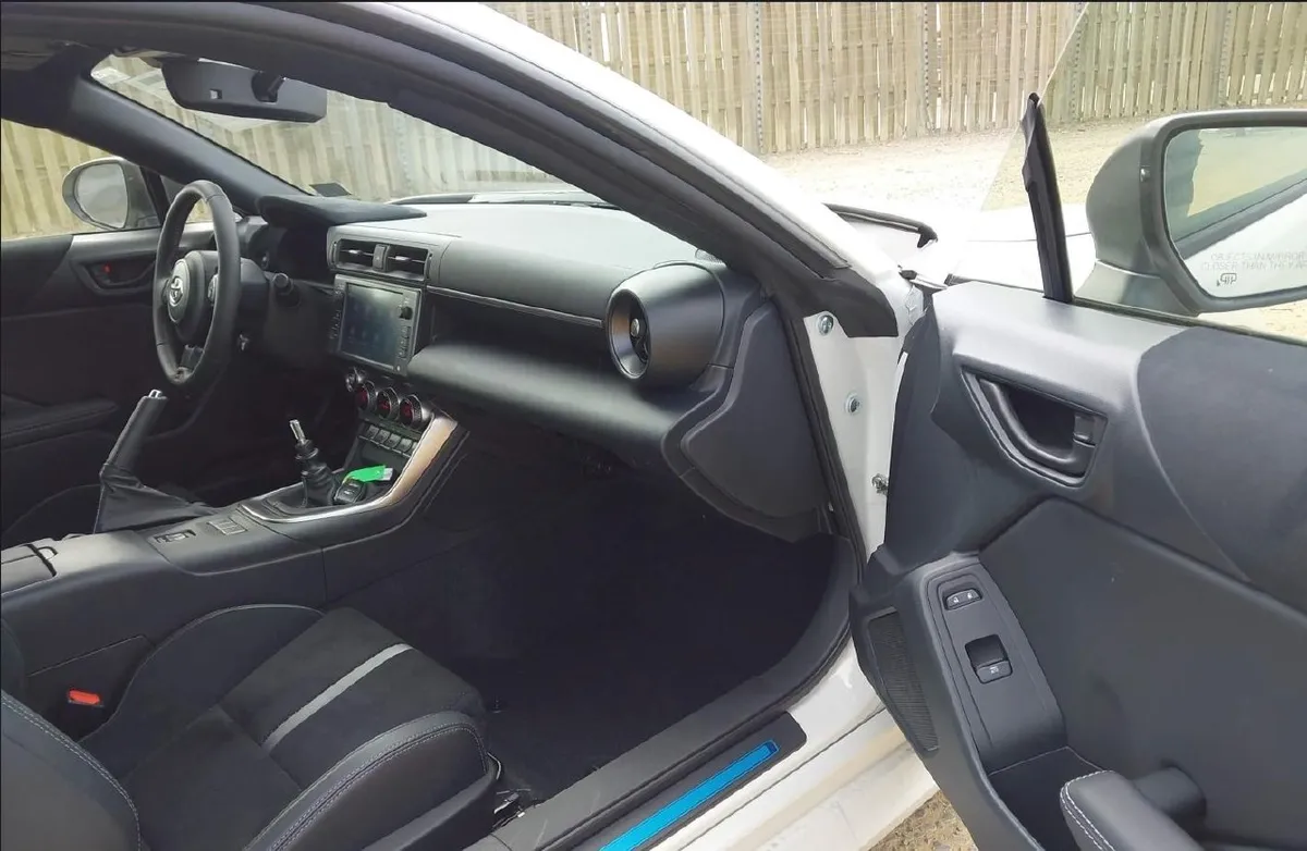 TOYOTA GR86 PREMIUM 2025