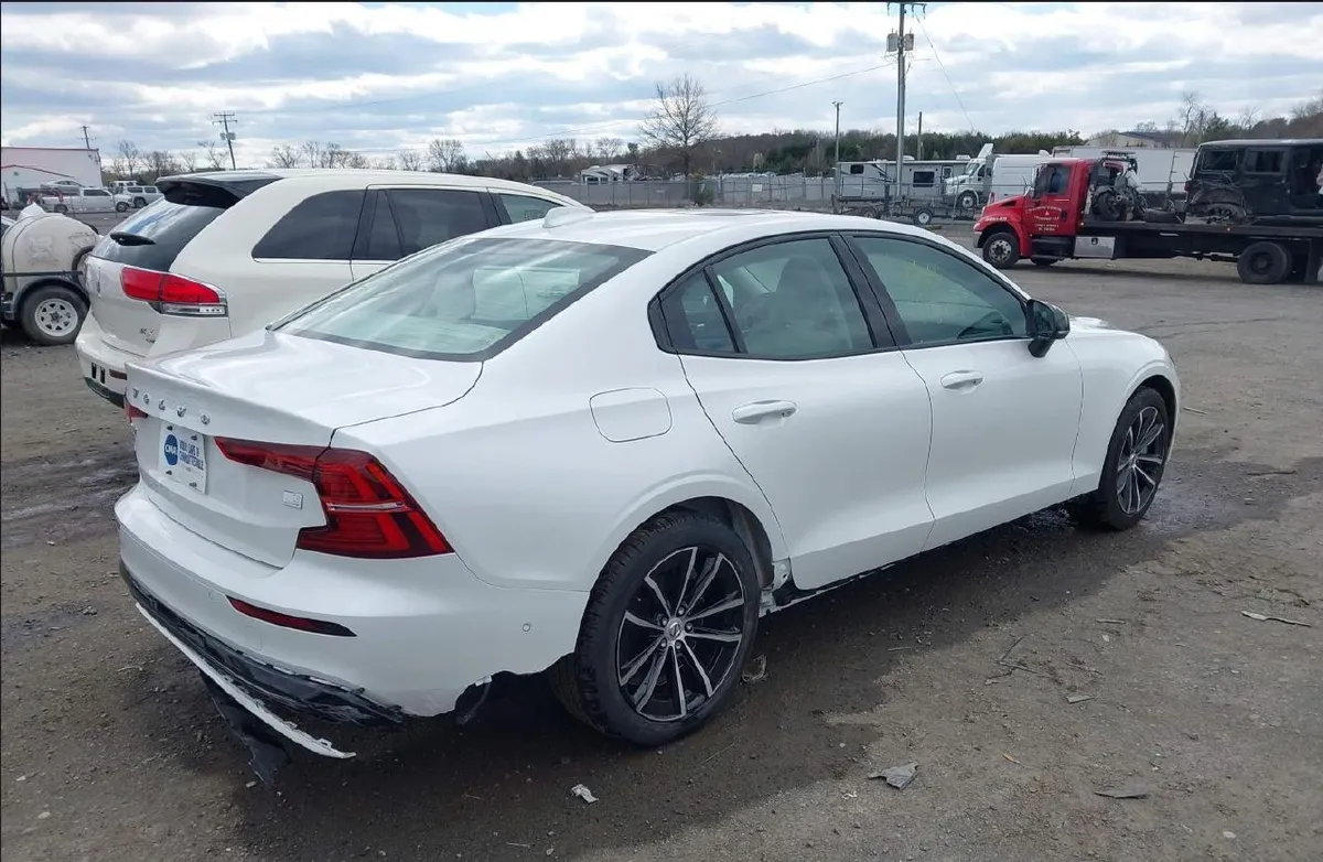 VOLVO S60 RECHARGE PLUG-IN HYBRID 2024