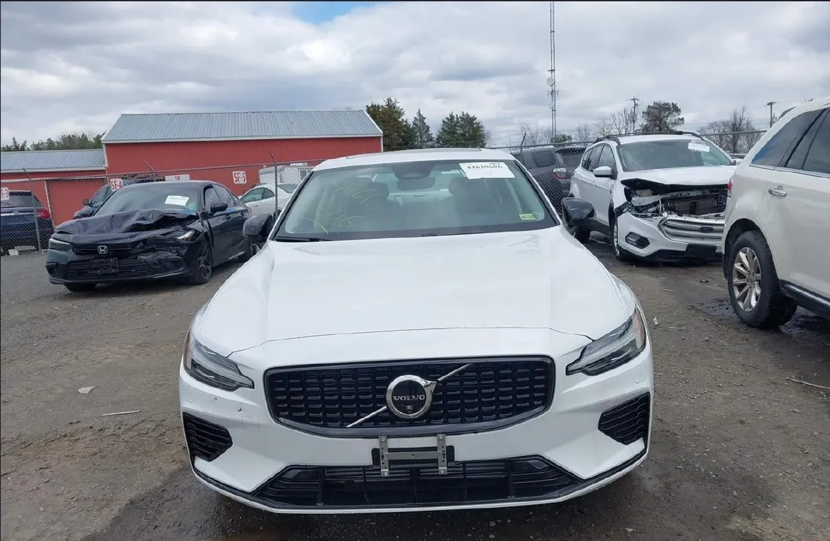 VOLVO S60 RECHARGE PLUG-IN HYBRID 2024