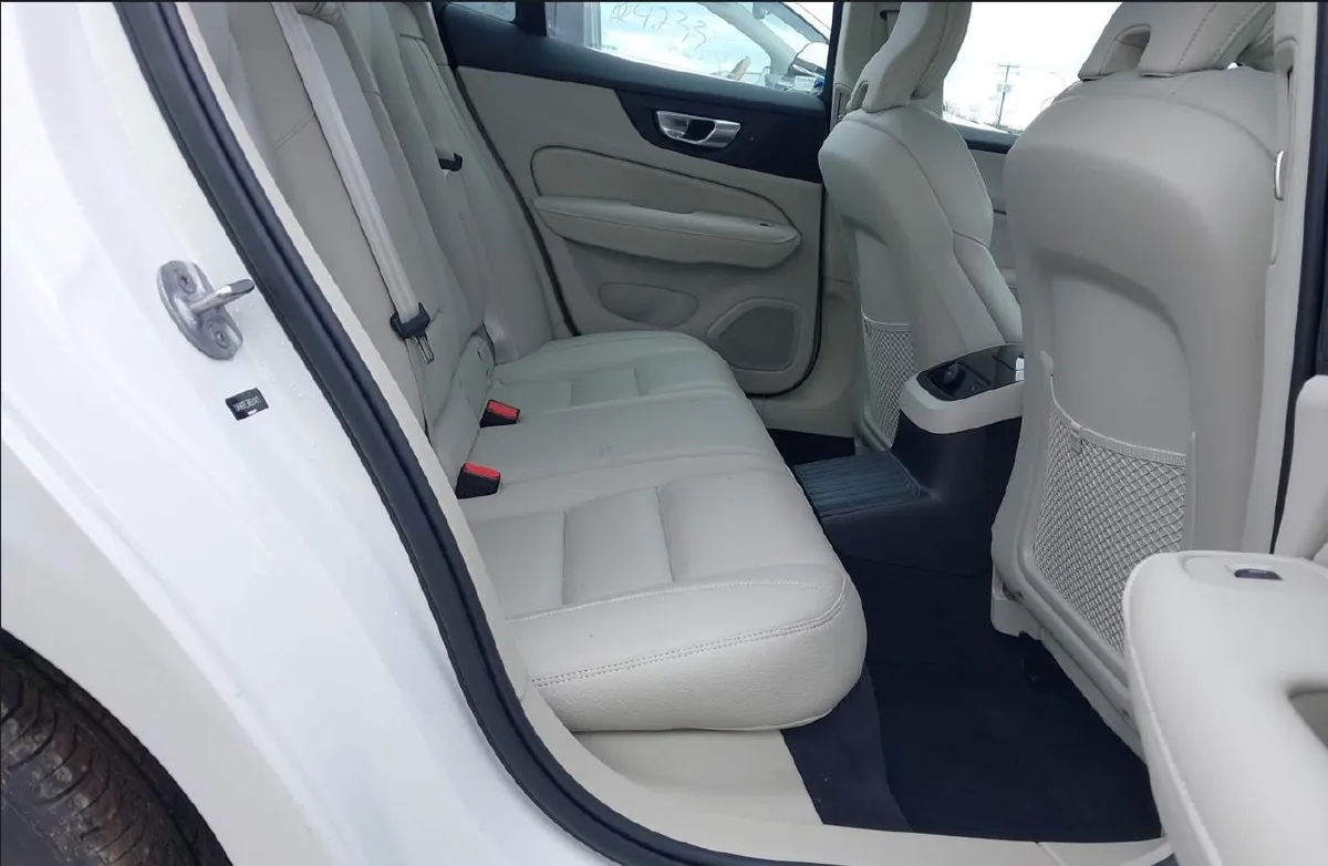 VOLVO S60 RECHARGE PLUG-IN HYBRID 2024