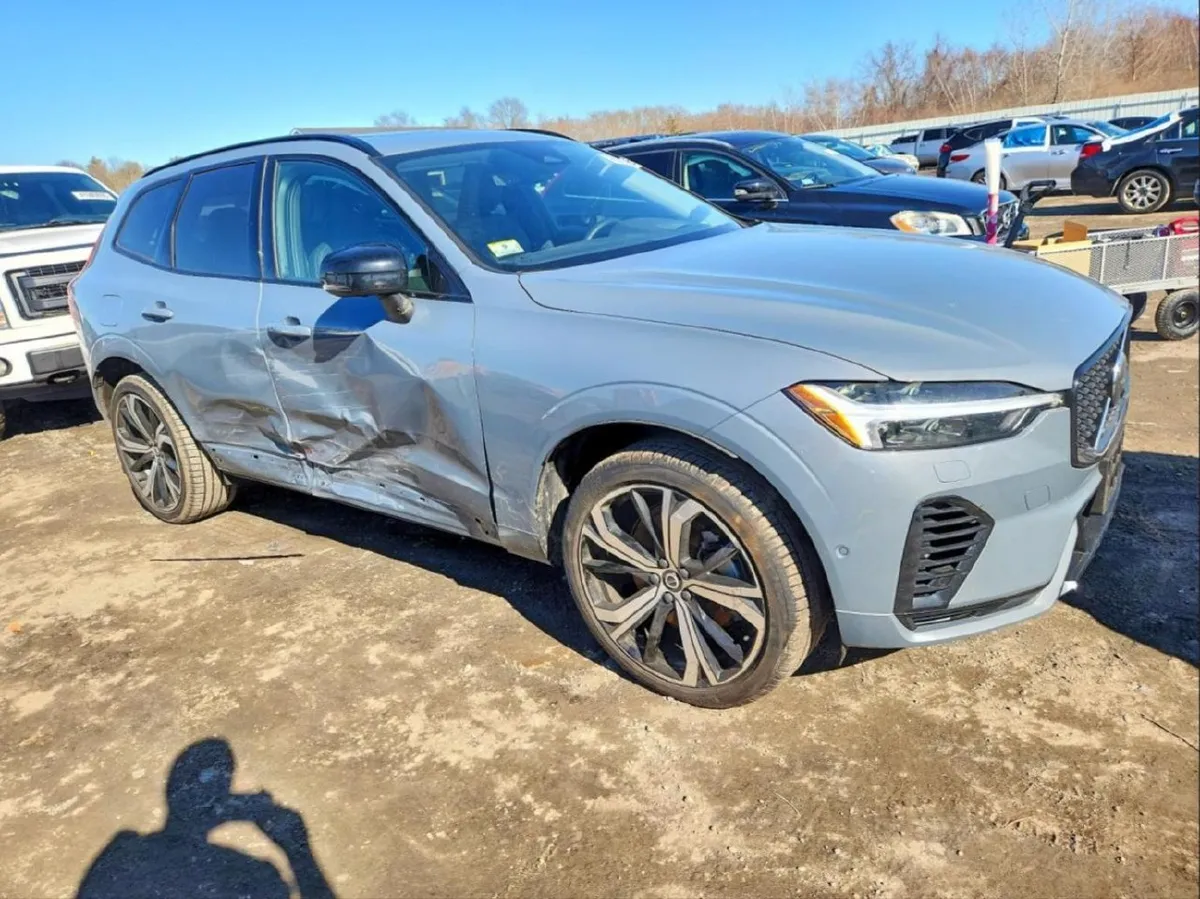 VOLVO XC60 ULTIMATE 2024