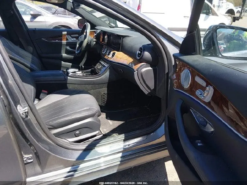 MERCEDES-BENZ E-CLASS E 300 4MATIC 2016