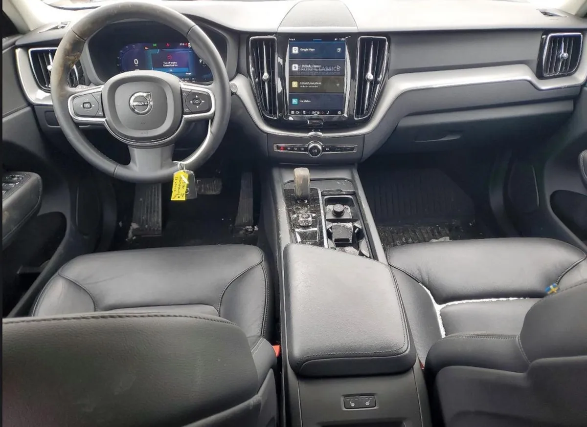 VOLVO XC60 CORE 2023