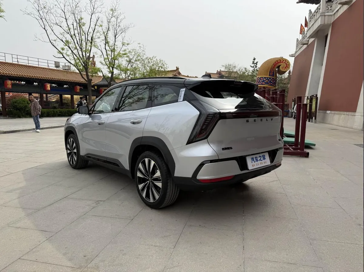 GEELY ATLAS L ATLAS PRO L 2025