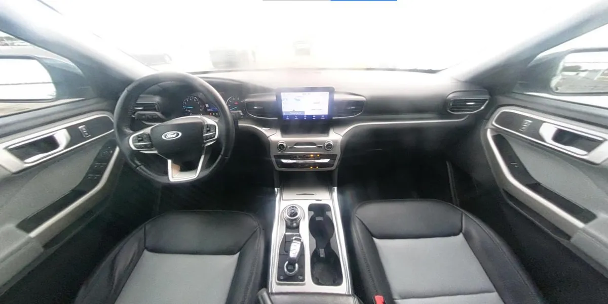 FORD EXPLORER XLT 2022