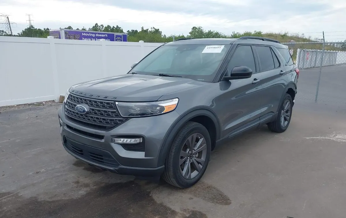 FORD EXPLORER XLT 2022