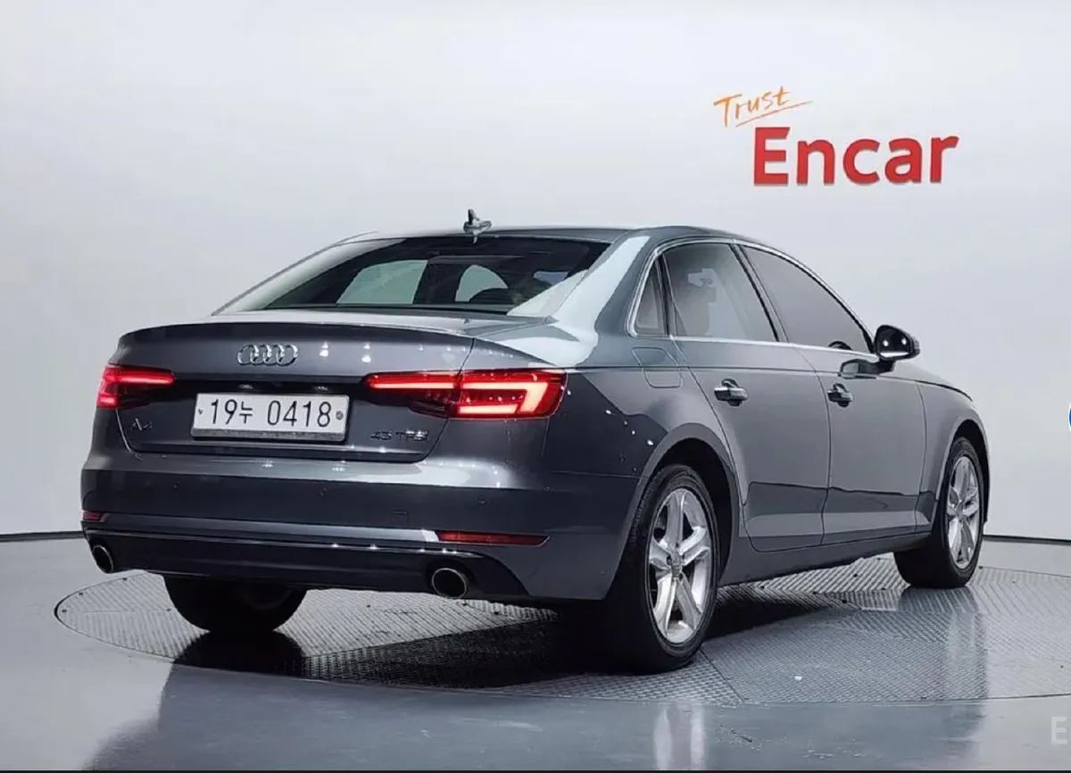 AUDI A4 B9 2017
