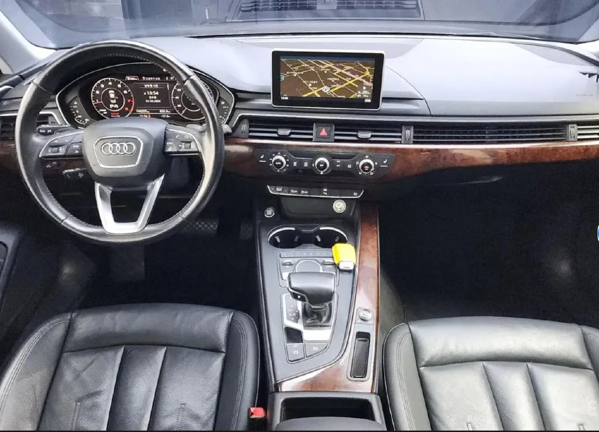 AUDI A4 B9 2017