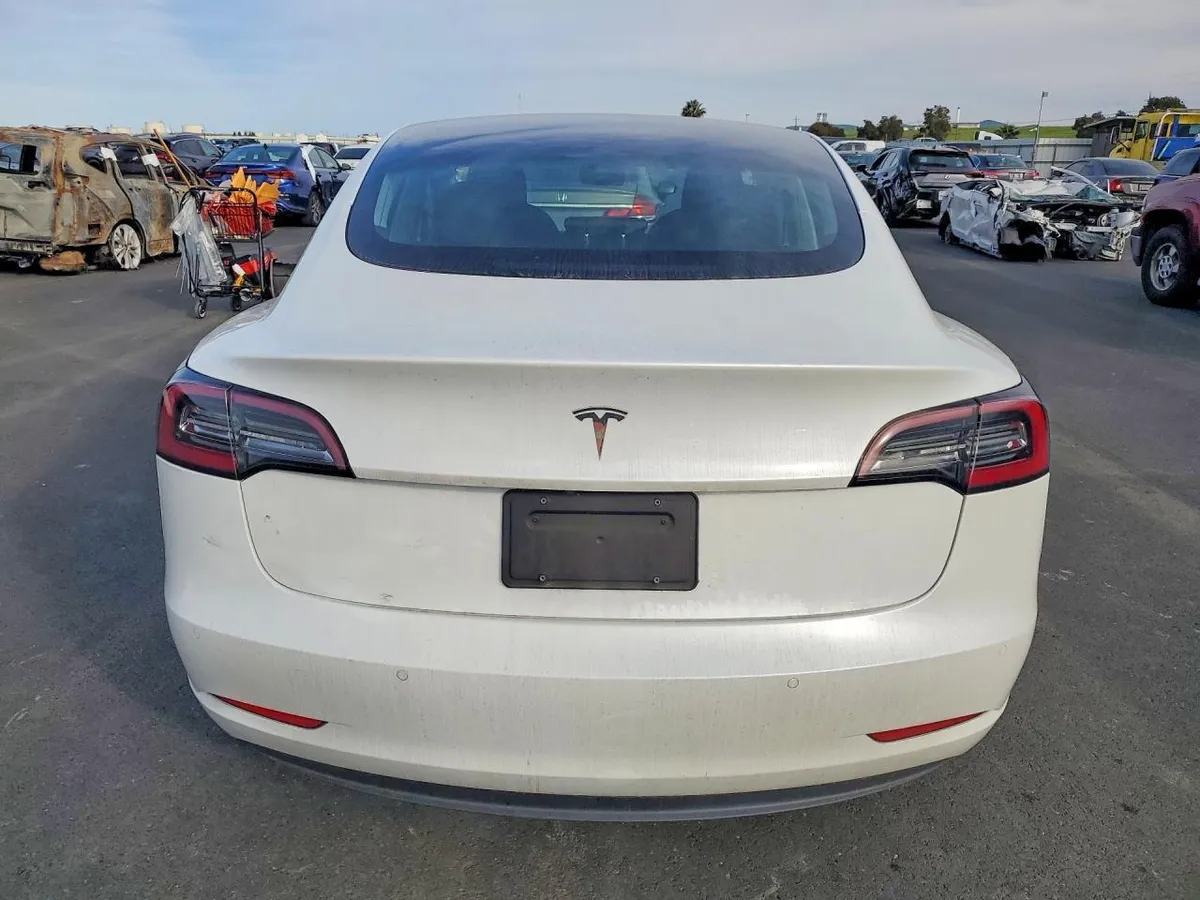 TESLA MODEL 3 2020