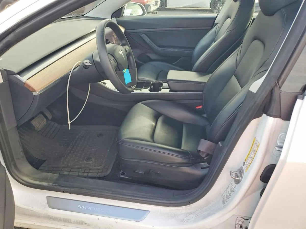 TESLA MODEL 3 2020