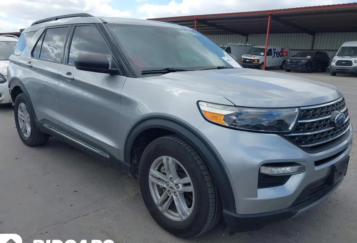 FORD EXPLORER XLT 2021