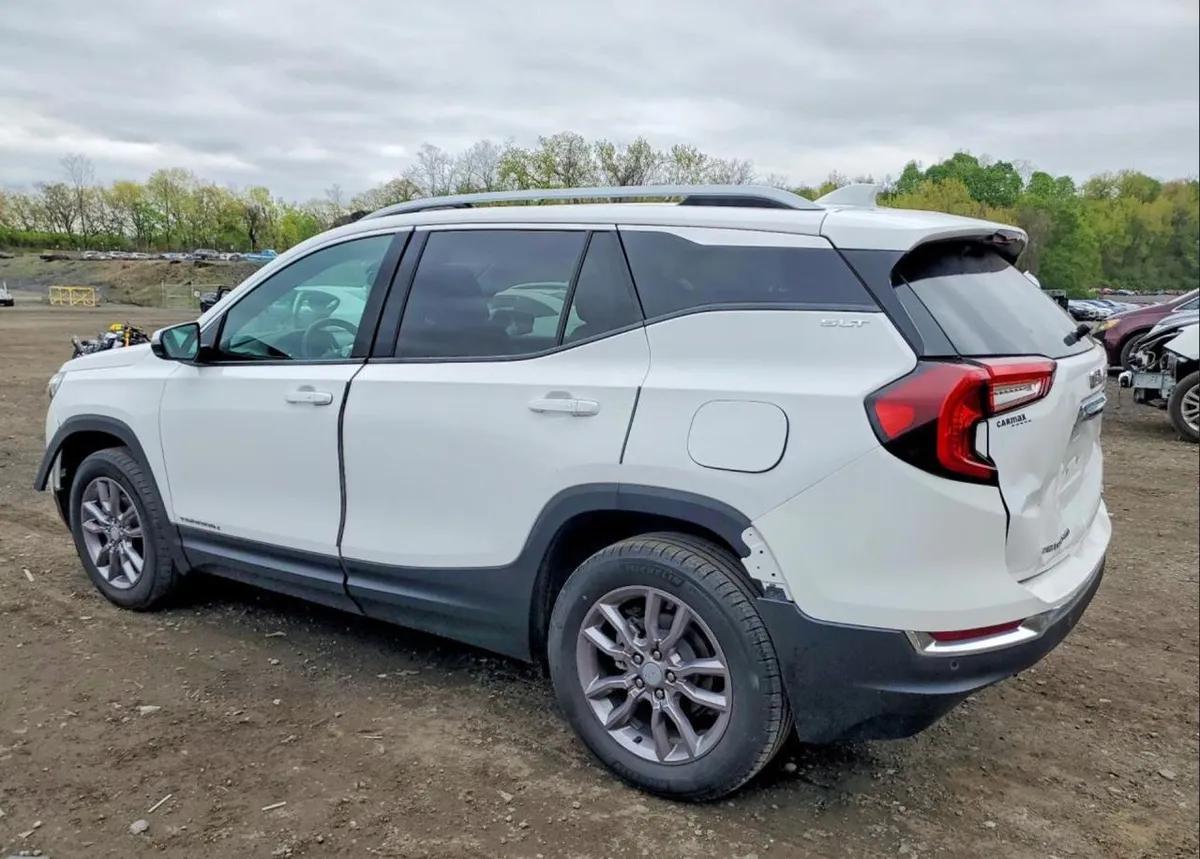 GMC TERRAIN SLT 2023
