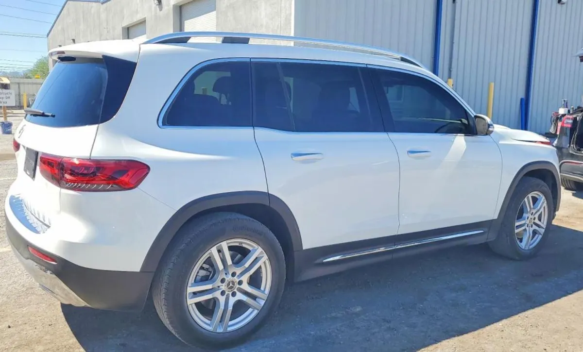 MERCEDES-BENZ GLB 250 2022