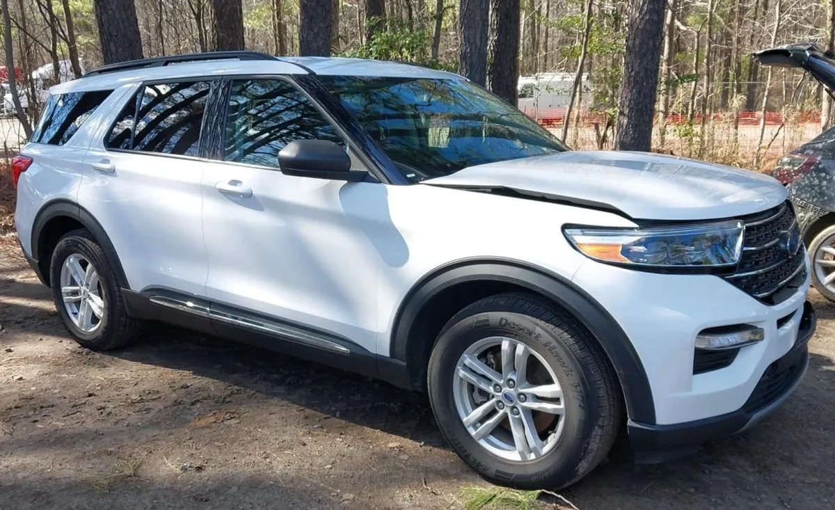 FORD EXPLORER XLT 2023
