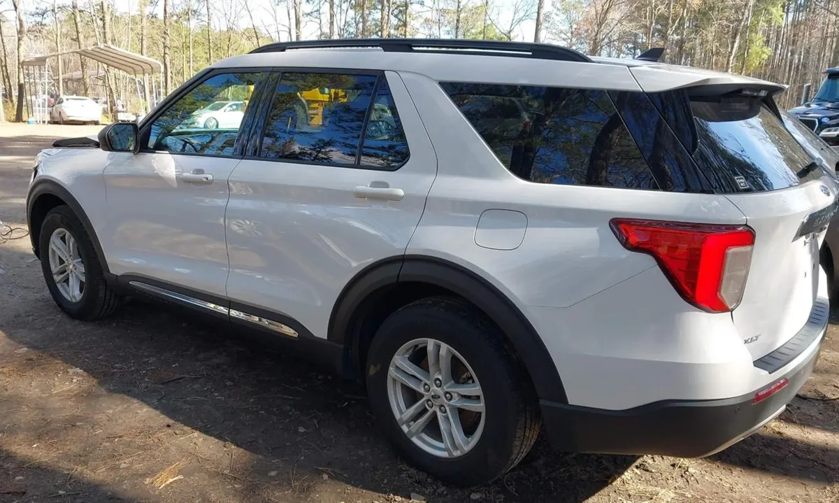 FORD EXPLORER XLT 2023