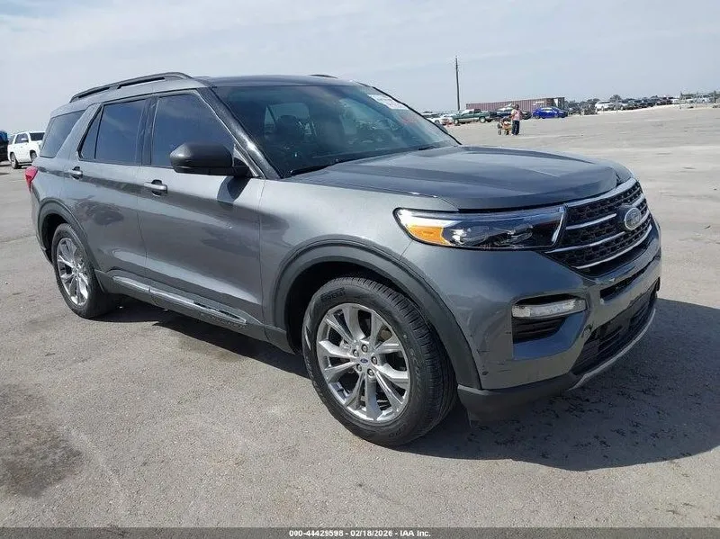 FORD EXPLORER XLT 2022
