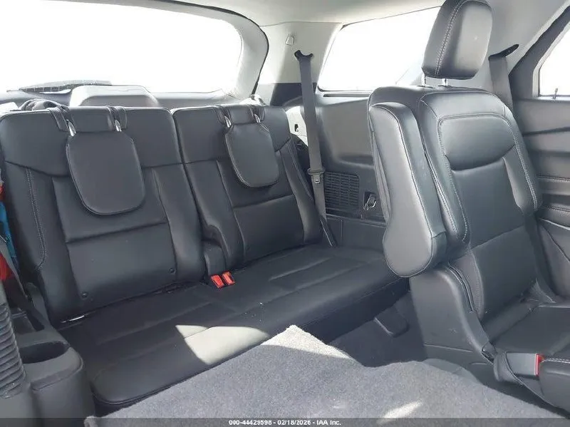 FORD EXPLORER XLT 2022