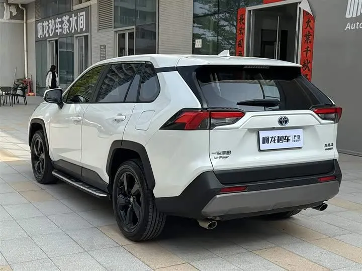 TOYOTA RAV4 2022