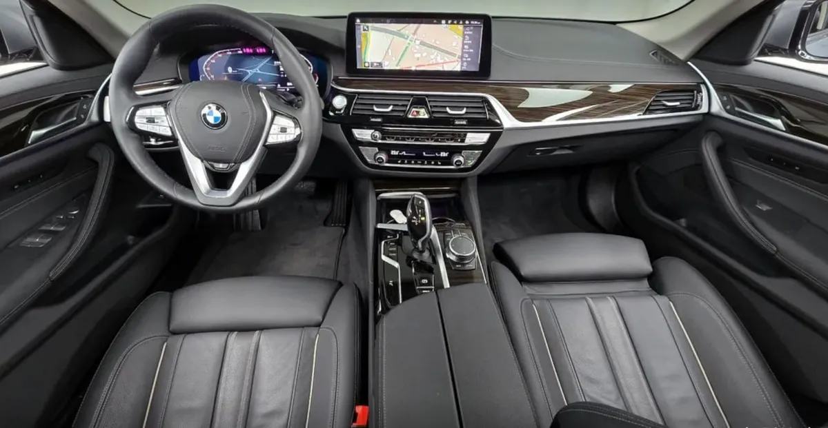 BMW 5 SERIES LUXURY 2022