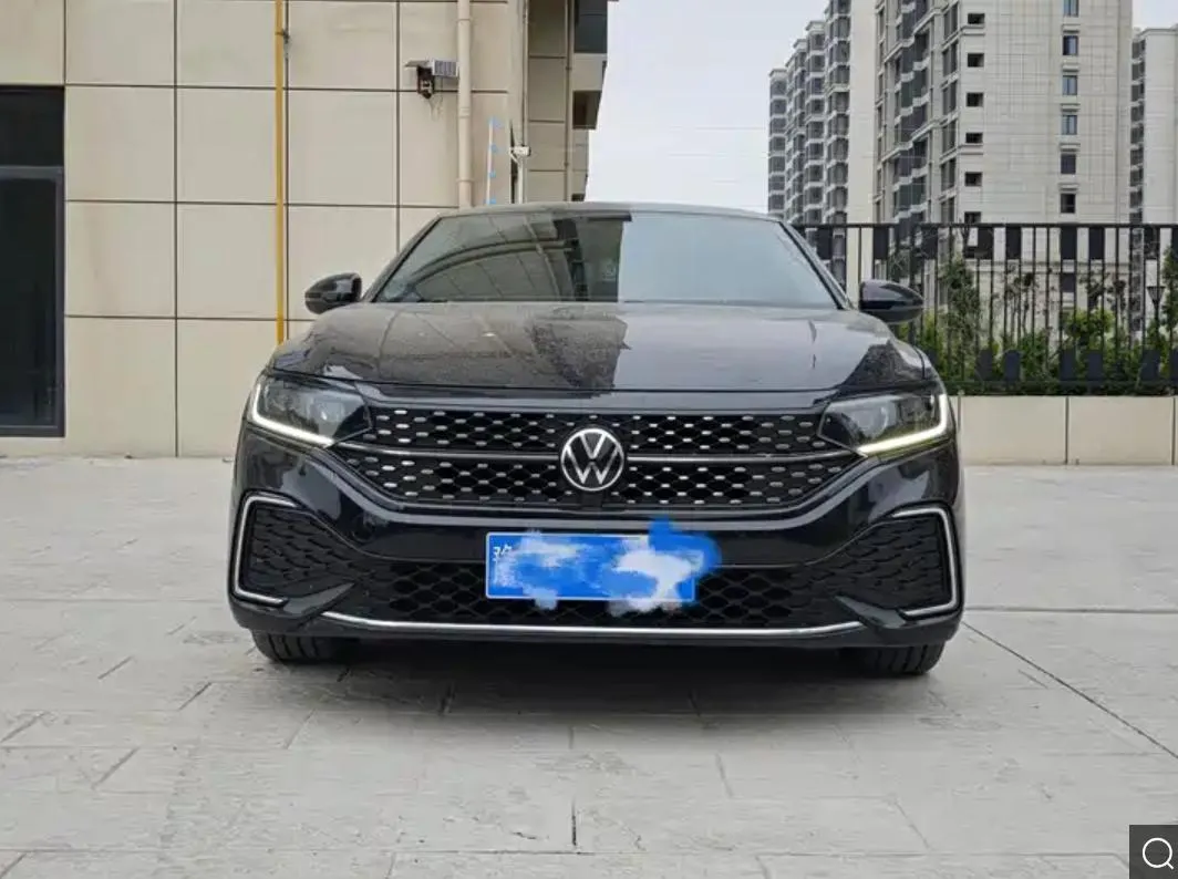 VOLKSWAGEN PASSAT B8 2022